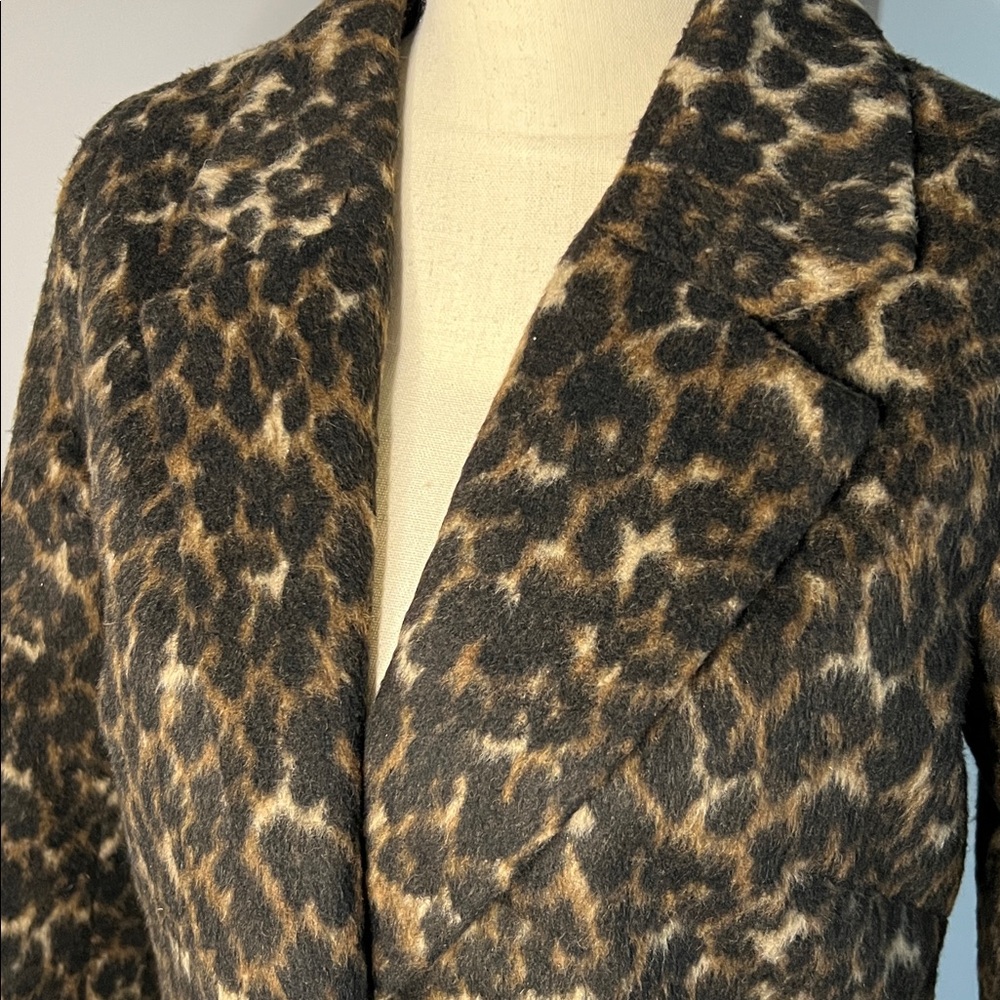 T Tahari Kendall Leopard Print Coat - Picture 3 of 11